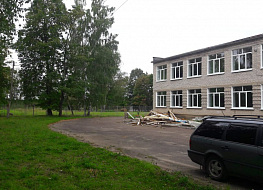 Мошковская школа Тверская область. Осталось только вывезти мусор.